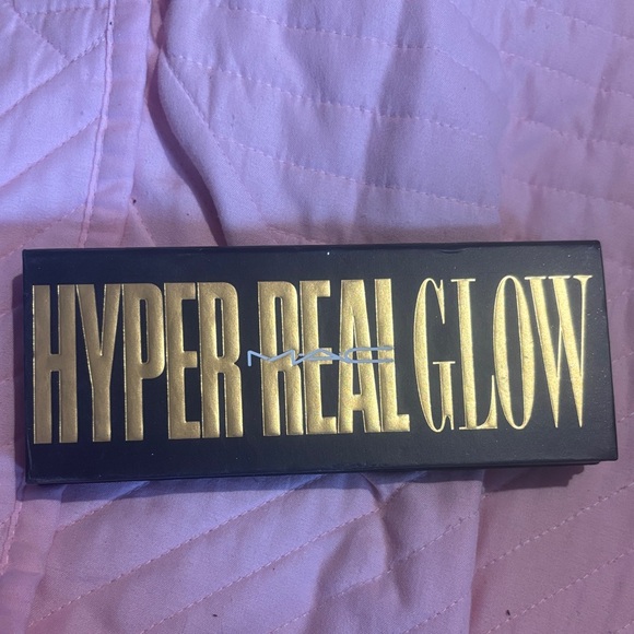 MAC Hyper Real Glow Palette - Picture 1 of 2